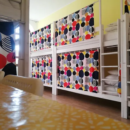 Lorf Hostel&coffee *