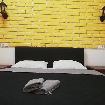 Lorf Hostel&coffee بيت شباب كراكوفيا