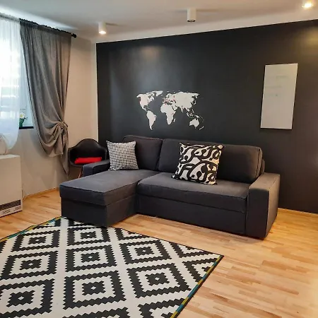 Lorf Hostel&coffee بيت شباب كراكوفيا