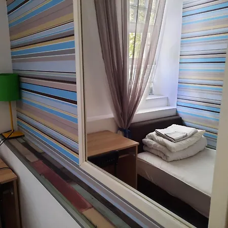 بيت شباب Lorf Hostel&coffee *