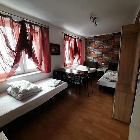 Albergue Lorf Hostel&coffee *