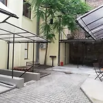 Lorf Hostel&coffee *
