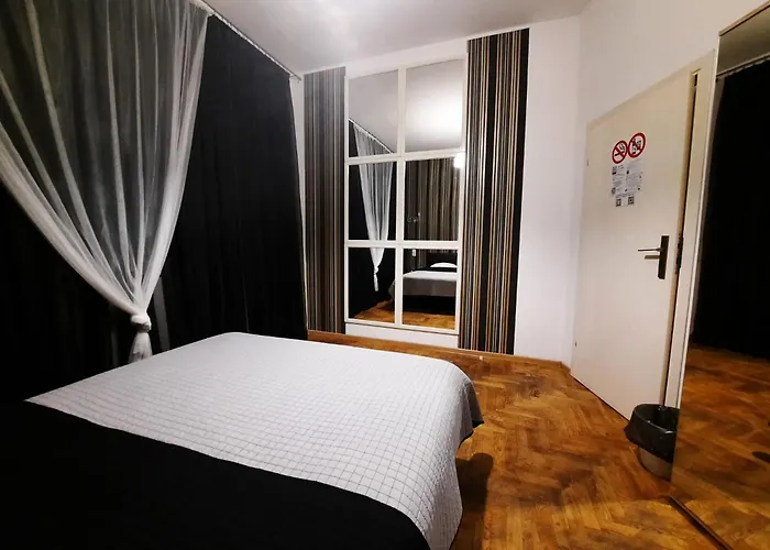 Lorf Hostel&coffee Hostel