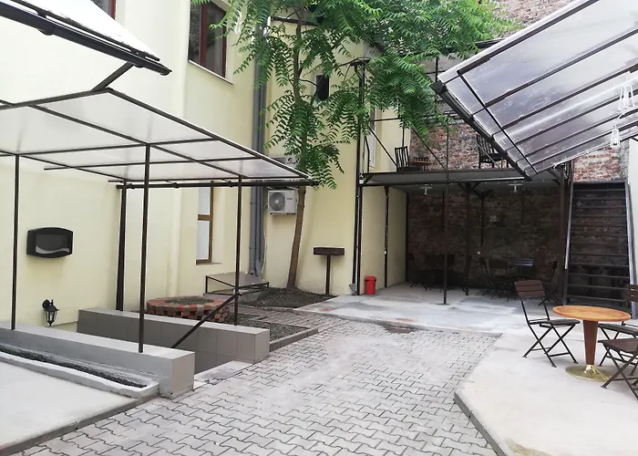 Lorf Hostel&coffee *