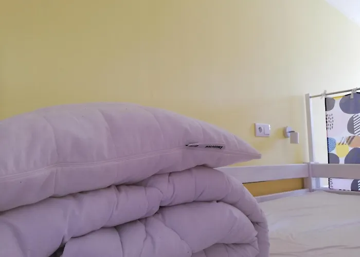 Lorf Hostel&coffee *