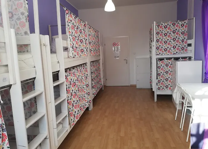 Lorf Hostel&coffee Хостел *