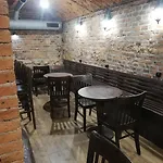 Lorf Hostel&coffee بيت شباب كراكوفيا