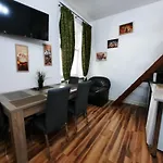 Lorf Hostel&coffee بيت شباب *