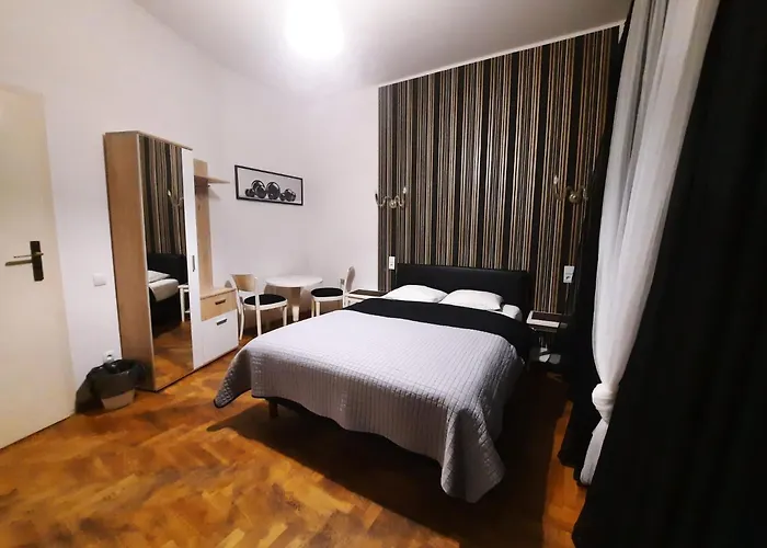 Lorf Hostel&coffee Albergue *